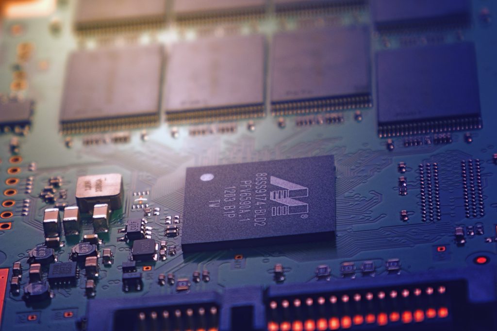Titelbild von Halbleiter-Boom: Sind Semiconductor-ETFs sinnvoll oder ein riskanter Hype?