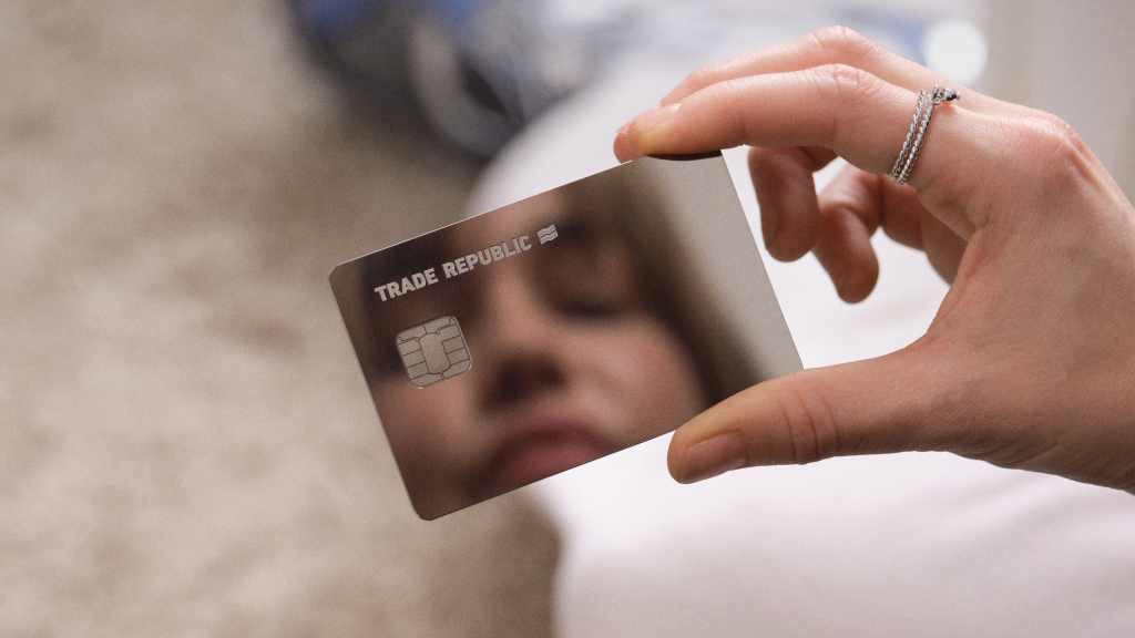 Titelbild von Debitkarte von Trade Republic: Das ändert sich für dich als Anlegerin
